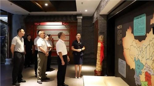 湖南省人大常委會(huì )副主任彭國甫一行考察調研集團白沙溪茶廠(chǎng)