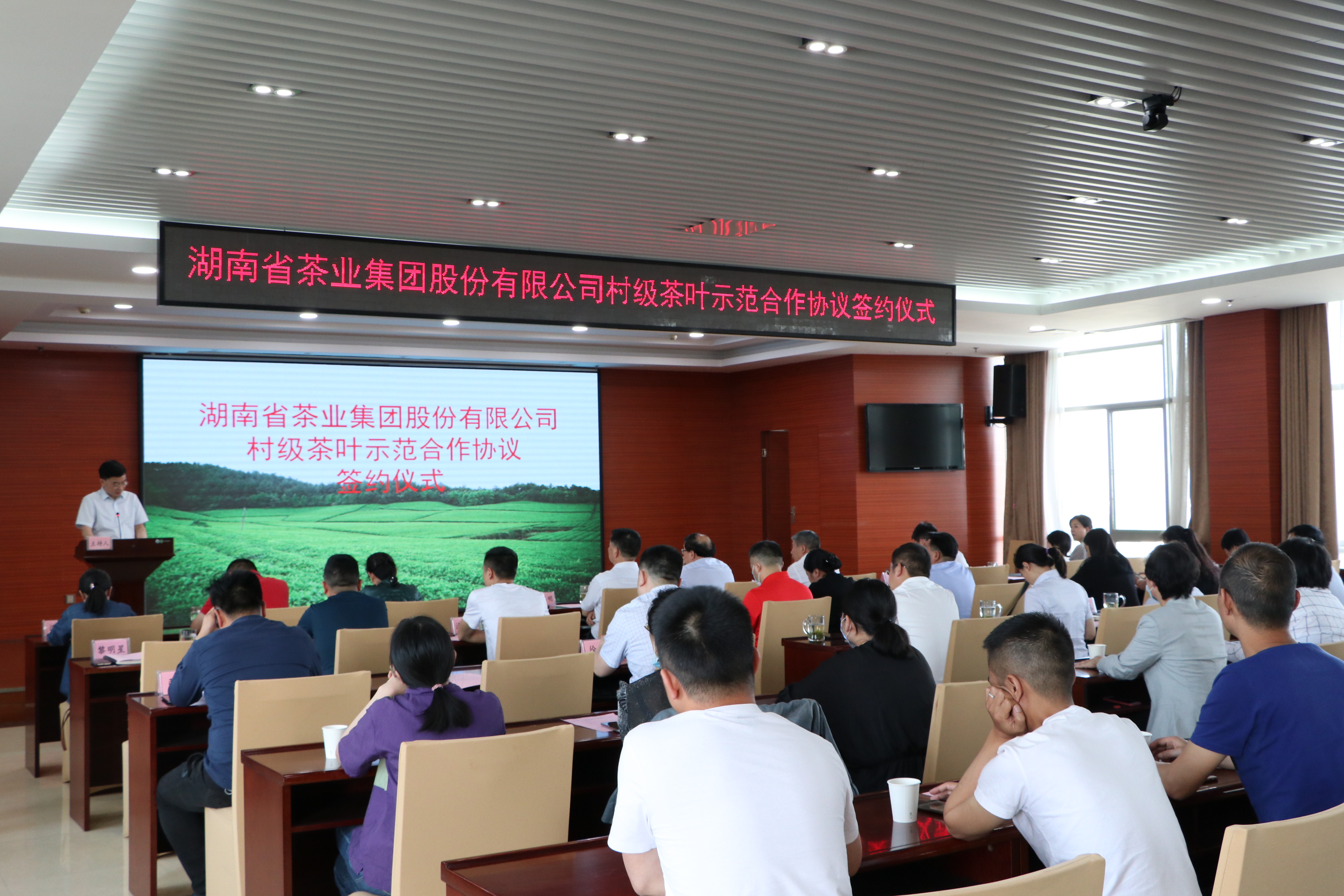 打通脫貧攻堅最后一公里 示范帶動(dòng)建檔立卡貧困戶(hù)脫貧致富