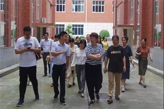 中國人民大學(xué)茶道哲學(xué)研究所湖南茶文化考察團一行赴集團白沙溪茶廠(chǎng)、益陽(yáng)茶廠(chǎng)、君山茶業(yè)考察調研